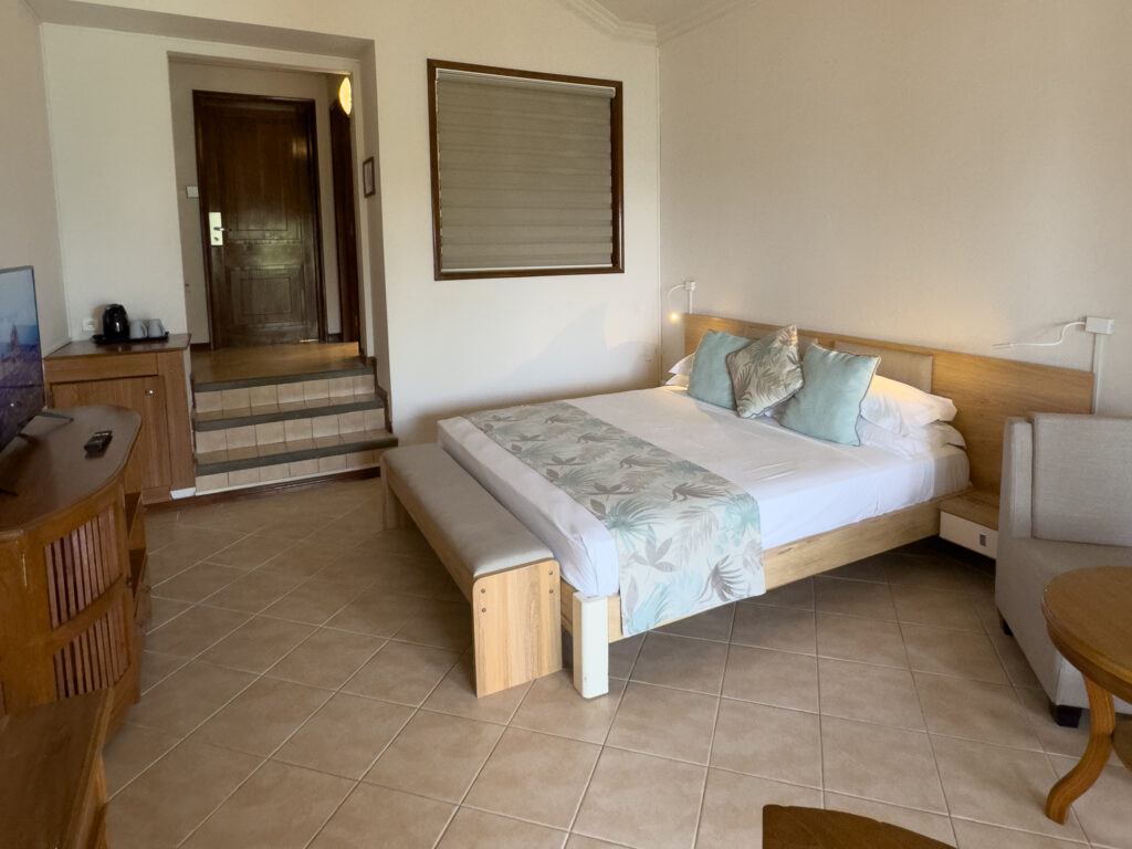 Le Peninsula Bay Hotel rooms