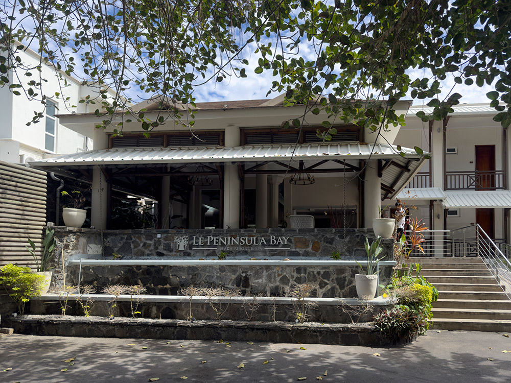 Le Peninsula Bay Hotel